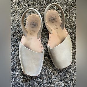 PONS Leather Sandals size 8